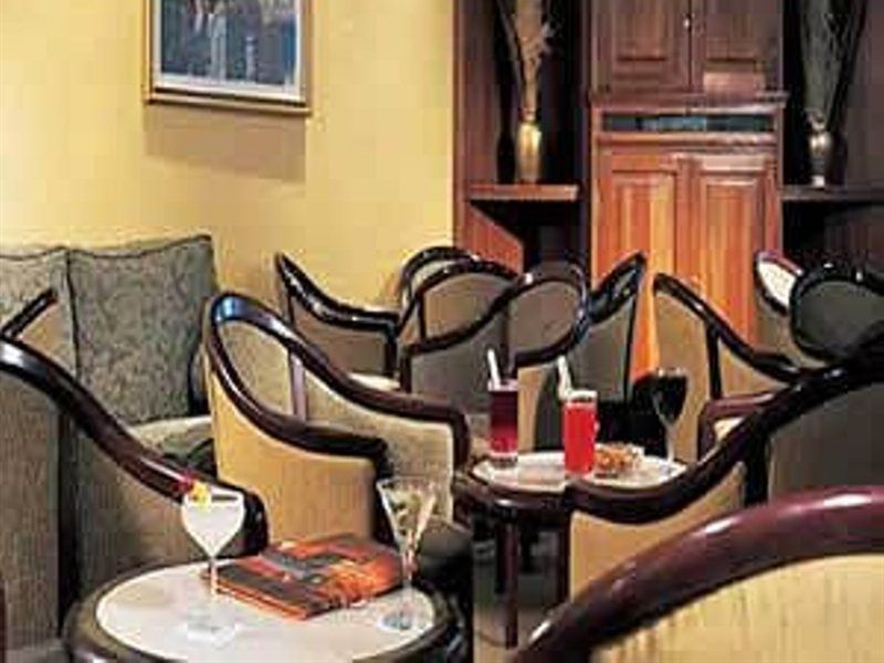 Fiesta Monterrey Valle Hotel 4*